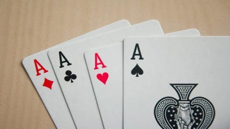 Tứ quý heo có vai trò gì trong game bài Tiến lên?